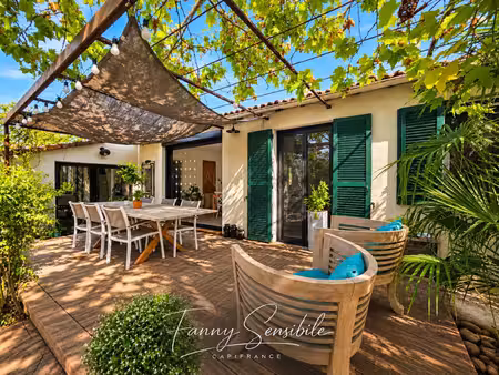 maison familiale de plain-pied 6 pièces - piscine et jardin env 700 m2