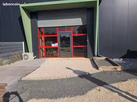 batiment commercial 200m2