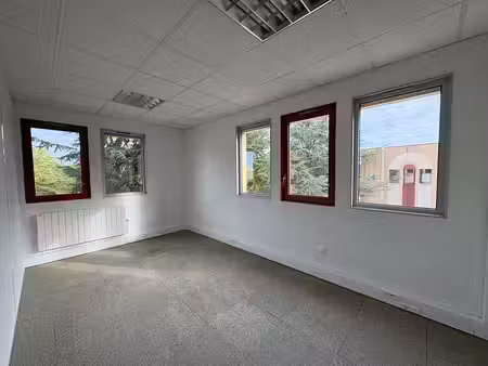 location bureaux 53m² à 250m²