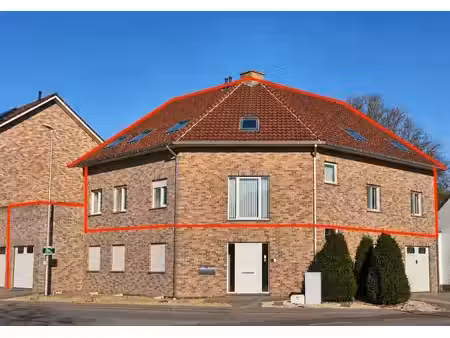 ruim en veelzijdig appartement met 3 slaapkamers nabij het centrum van lanaken