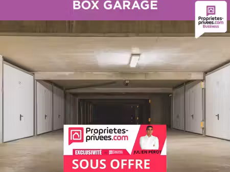 exclusivité! garage fermé  en extérieur  en copropriété. la tour d'auvergne. quartier de l