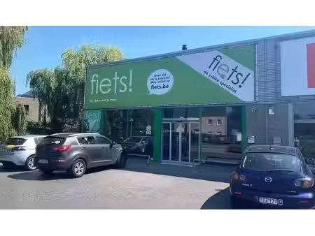commercieel gelegen winkel te huur in lochristi