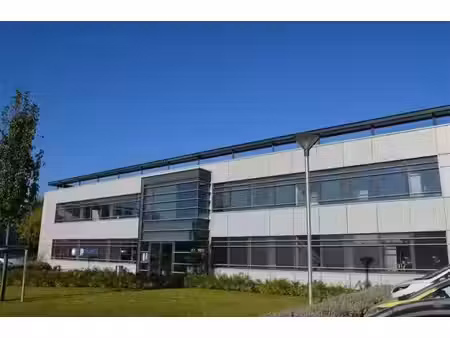 location bureau st priest 837 m²