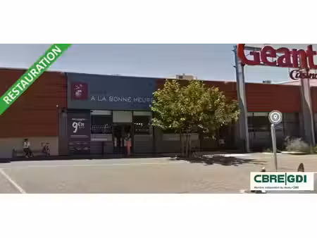 location commerce avignon 784 m²