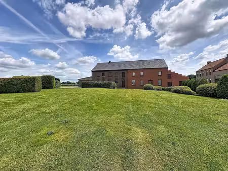 voormalige hoeve met aanbouw en tuin  26a 01ca