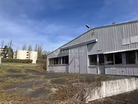vente entrepôt bourges 18000 867m²