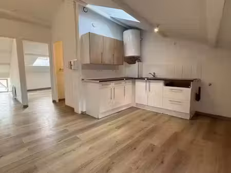location appartement 3 pièces 28.35 m² à cholet (49300)  550 €