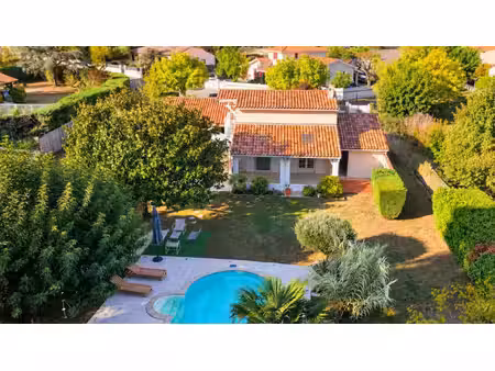 maison de 128m2 avec piscine