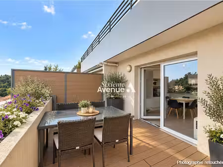 a vendre à châteauneuf-de-grasse appartement 2 pièces 45 m² terrasse et 2 stationnements