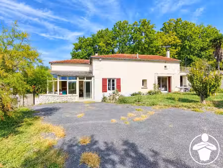 vente maison 4 pièces 102 m2 à montaigu-de-quercy