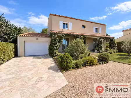 vente maison 5 pièces 181 m² angoulins (17690)