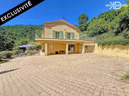 maison avec 2 gîtes de 225 m² terrain de 2990 m² piscine à