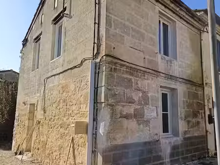 location maison 3 pièces 66 m² à izon (33450)  990 €