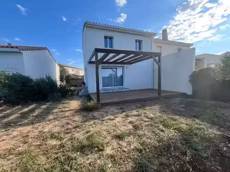 location meublée maison 4 pièces 90.54 m² à sommieres (30250)  1 300 €