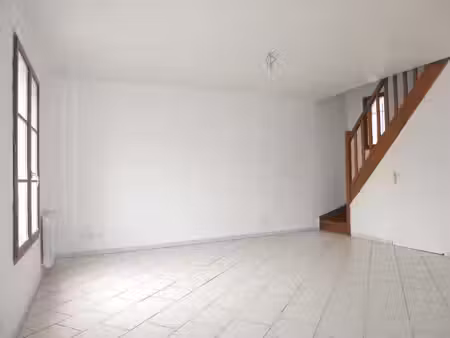 location maison 3 pièces 60.99 m² à houdan (78550)  965 €