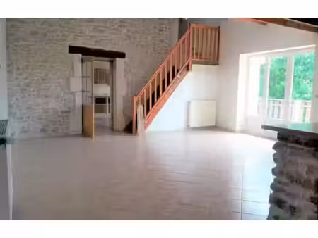 location maison 5 pièces à saint-sulpice-et-cameyrac (33450)  1 300 €