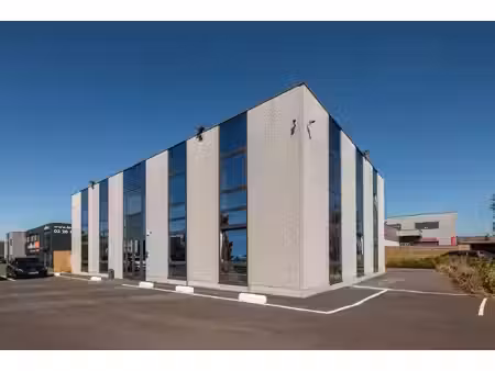 location local professionnel 450m²