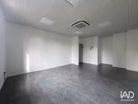 location locaux professionnels 0 pièces 27 m² à bailly-romainvilliers (77700)  690 €
