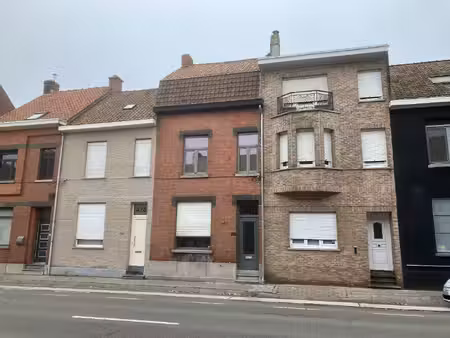 rijwoning met 2 slaapkamers en achterliggende garage!