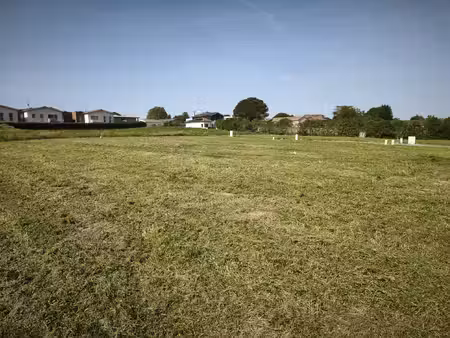 terrain constructible de 250 m² à toulenne