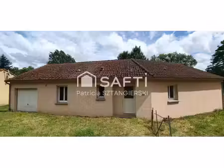 maison t4 de plain pied avec terrain  quartier calme  proximité des commerces.