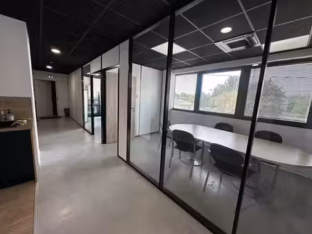 vente bureaux artigues pres bordeaux 33370 190m²