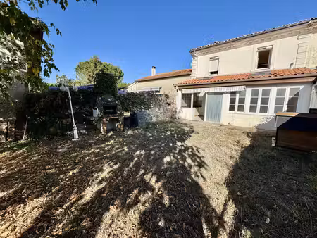maison deux chambres  proche de toutes commodités à pugnac!