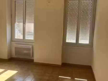 location appartement 3 pièces 65 m² à bédarieux (34600)