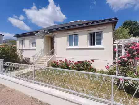 maison a deux pas du centre de bourgueil