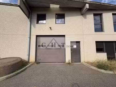 location entrepôt ennery 95300 158m²