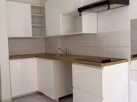 location appartement 2 pièces 28m² auriol 13390