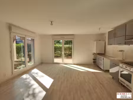 location appartement 4 pièces 80m² st benoit 86280