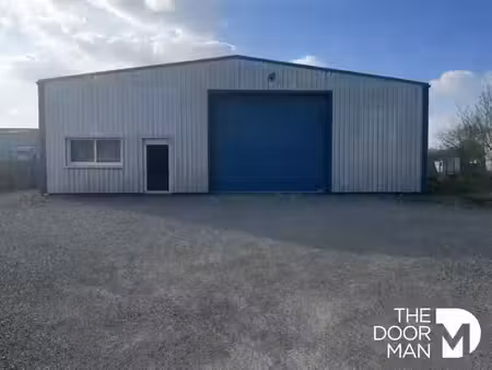 vente locaux professionnels 4 pièces 470 m² à chaumes-en-retz (44320)  399 600 €