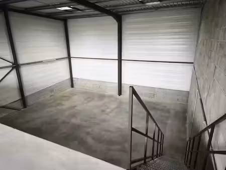 vente locaux professionnels 273 m² à voiron (38500)  418 000 €