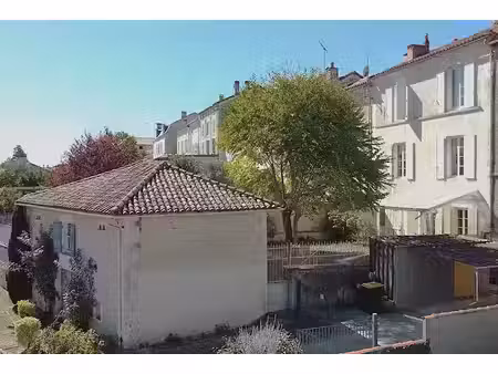 vente maison 6 pièces 171 m² à montmoreau (16190)  143 000 €