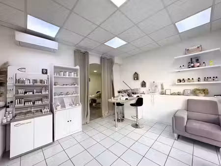 vente autres 6 pièces 60m2 vauvert 30600 - 130000 € - surface privée