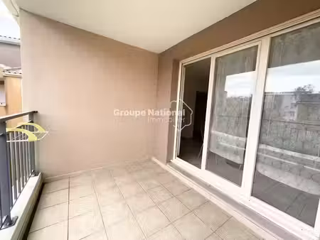 location meublée appartement 3 pièces 56 m² à lambesc (13410)  900 €