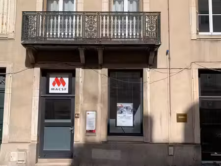 local rue des michottes environ 47 40 m2 avec emplacement de parking