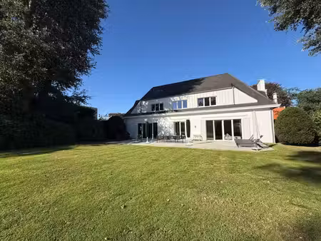 beersel – villa rénovée (5ch : 3sdb) sur ± 22 ares.