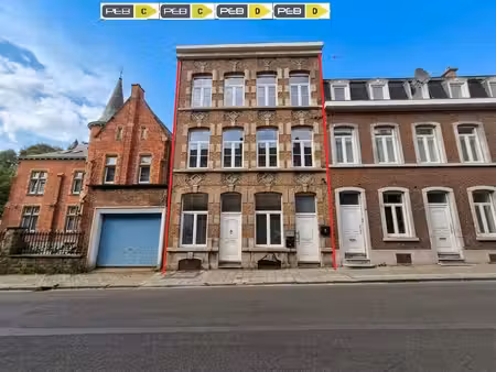 bel immeuble de rapport composé de 4 spacieux appartements