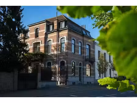 demeure bourgeoise de caractère au cœur de frasnes