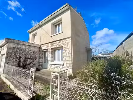 vente maison 4 pièces 80 m² à saintes (17100)  165 000 €