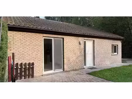 chalet à louer à sint-kwintens-lennik pour € 650 avec 1 chambre à coucher