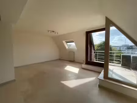 appartement 2 chambres et un bureau - 850€ + 100€ provision