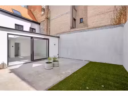 commercieel te koop in veurne met 4 slaapkamers