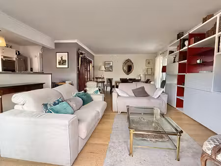 appartement de luxe à vendre dans le quartier madeleine-saint léonard-justices