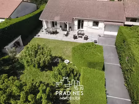 maison de plain pied avec grand jardin - plateau de montrond