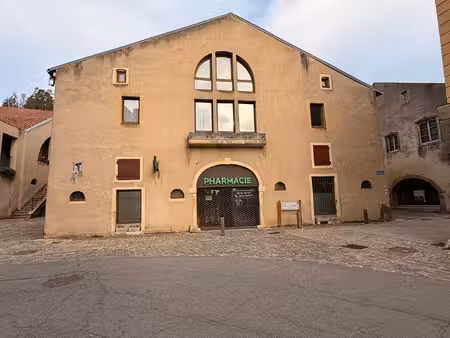rodemack - place des baillis - immeuble de caractère à réinventer
