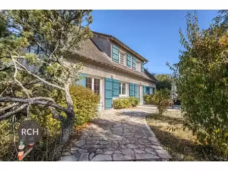 exclusivité - grande maison familiale sur un beau jardin au calme