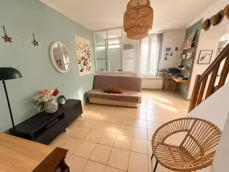 maison avec cour et acces sur le cote pour velo/ moto quart